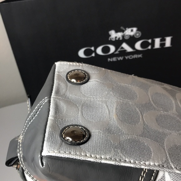 (SOLD) COACH Hampton signature satchel D1093-f13977 Classic C Grey pu… - Picture 16 of 17